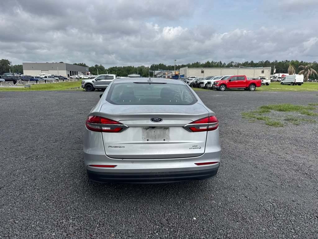 Used 2019 Ford Fusion SE FWD image 4
