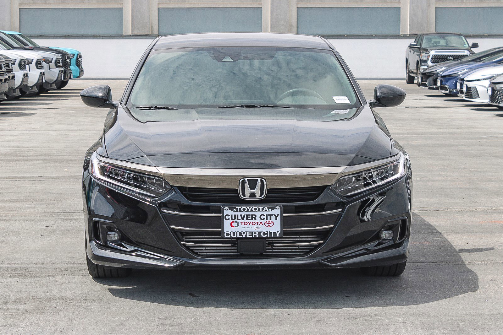 Used 2022 Honda Accord Sport image 2
