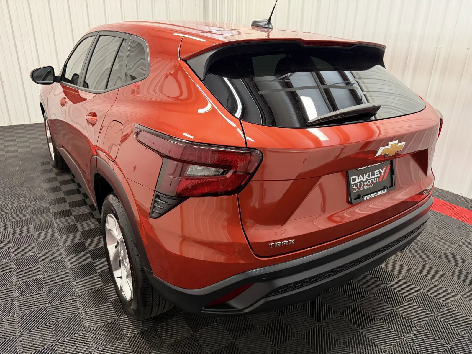 Used 2024 Chevrolet Trax LS w/ LS Convenience Package FWD image 13