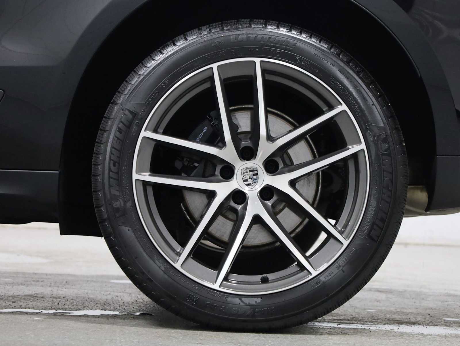 Certified 2026 Porsche Macan AWD/4WD image 39