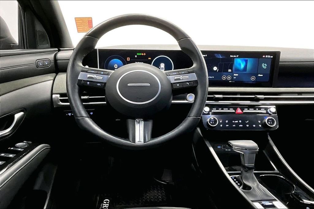 Used 2025 Hyundai Santa Cruz Limited image 7