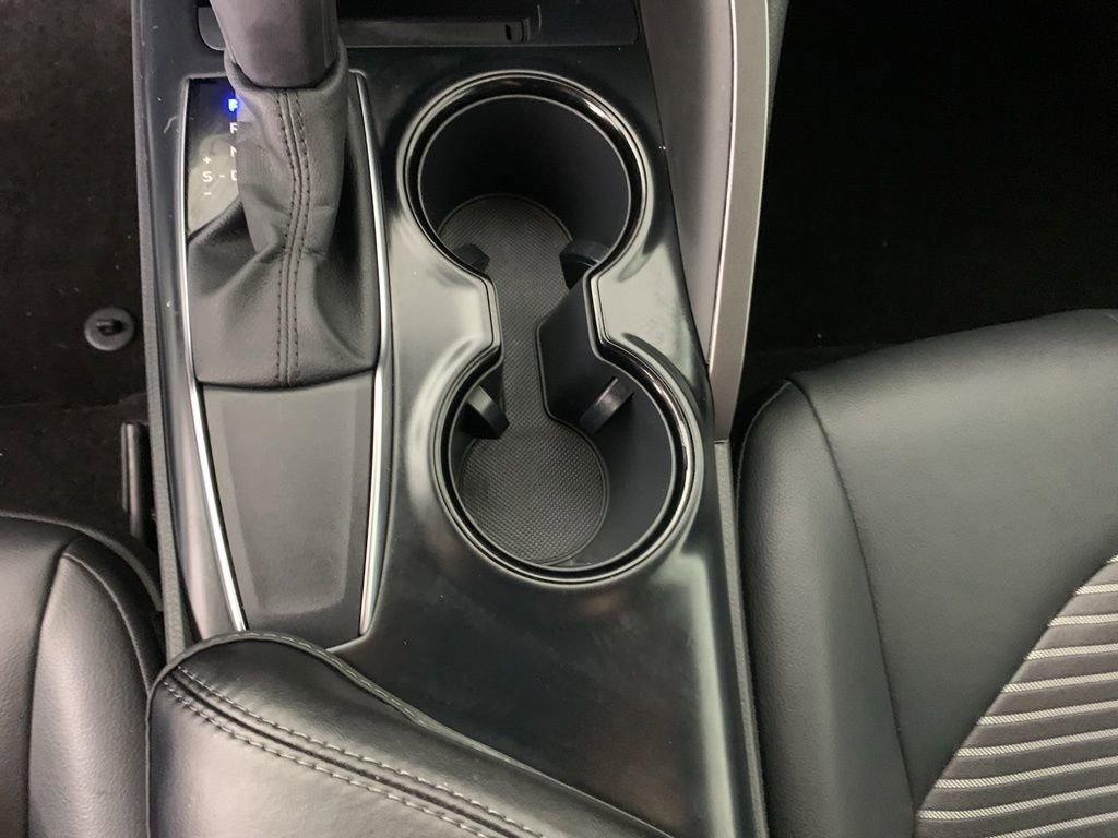 Used 2020 Toyota Camry SE image 26