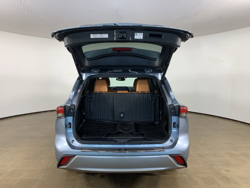 Used 2023 Toyota Highlander Platinum image 13