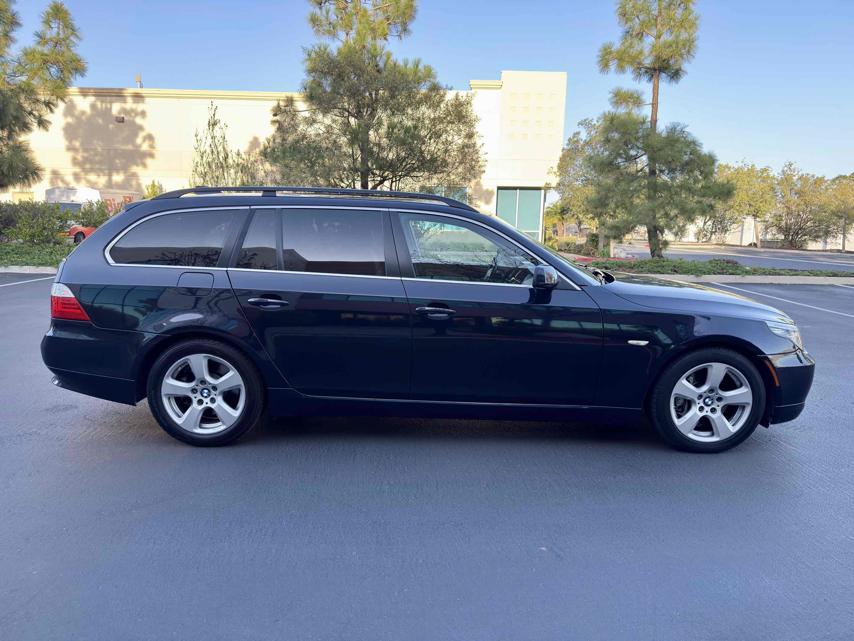 Used 2008 BMW 535xi Wagon w/ Premium Pkg image 9
