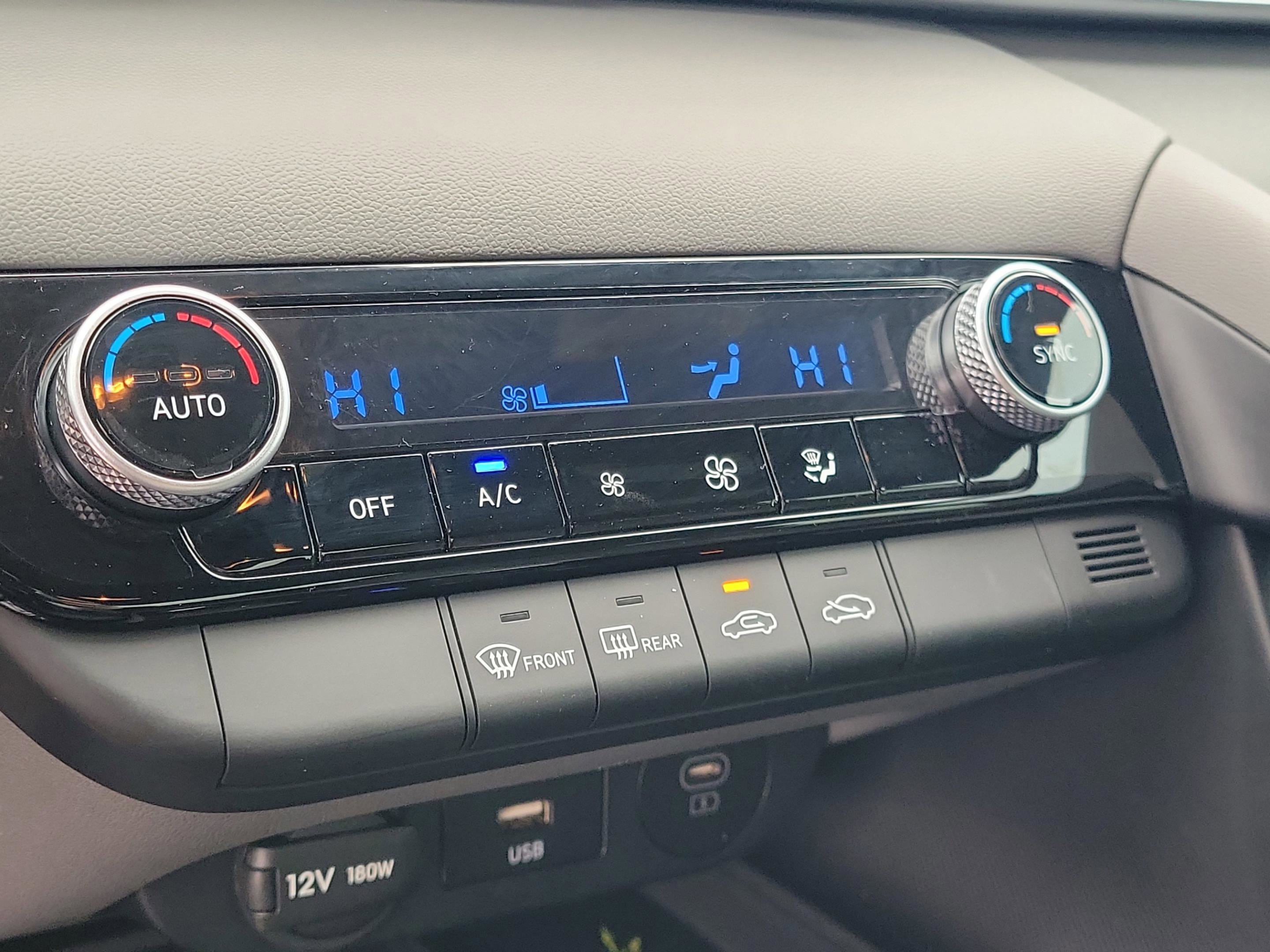 Certified 2025 Hyundai Elantra Sport image 27