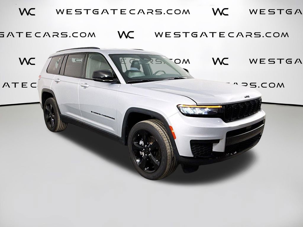 Used 2021 Jeep Grand Cherokee L Laredo image 2