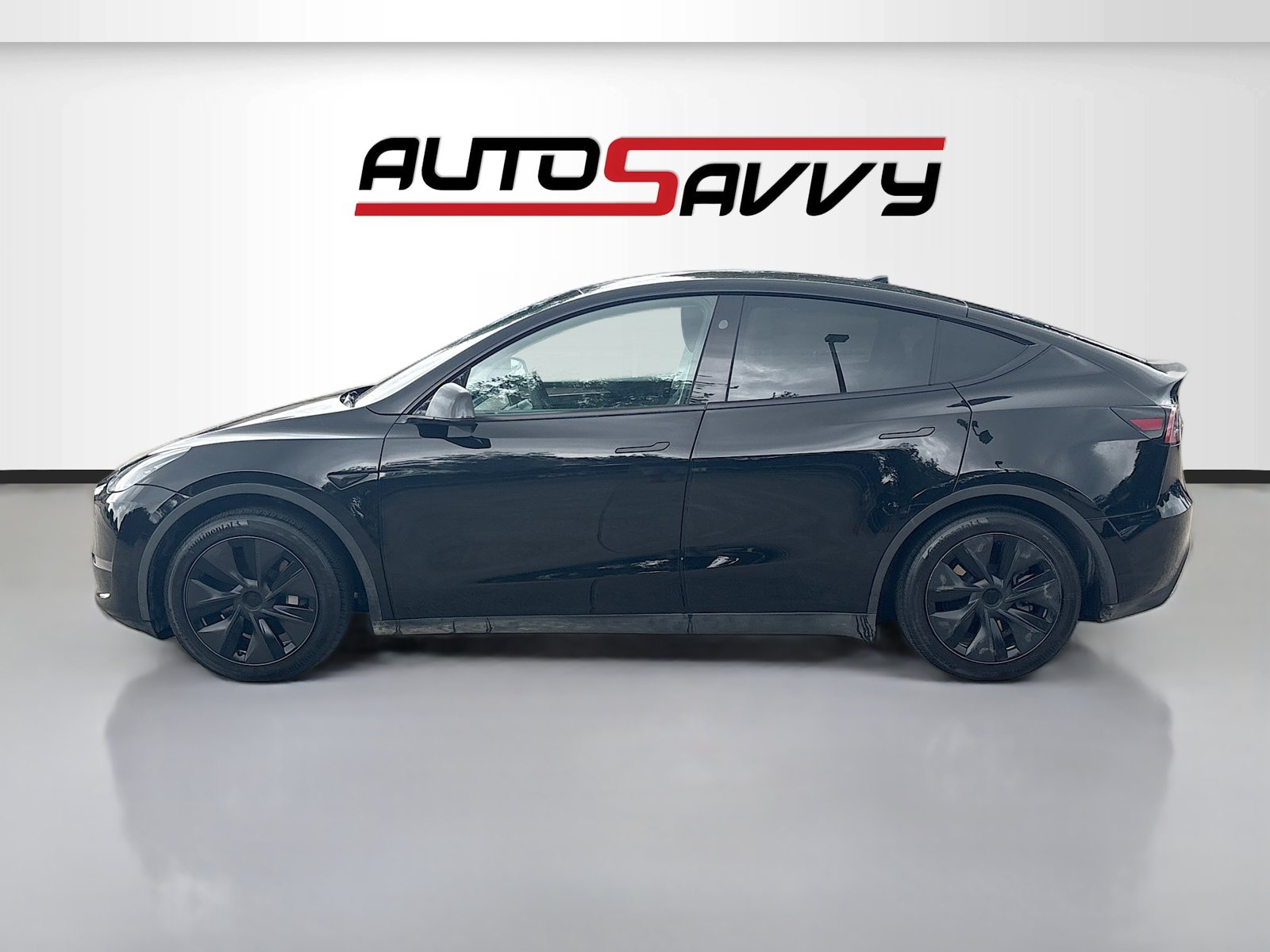 Used 2025 Tesla Model Y Long Range RWD image 4