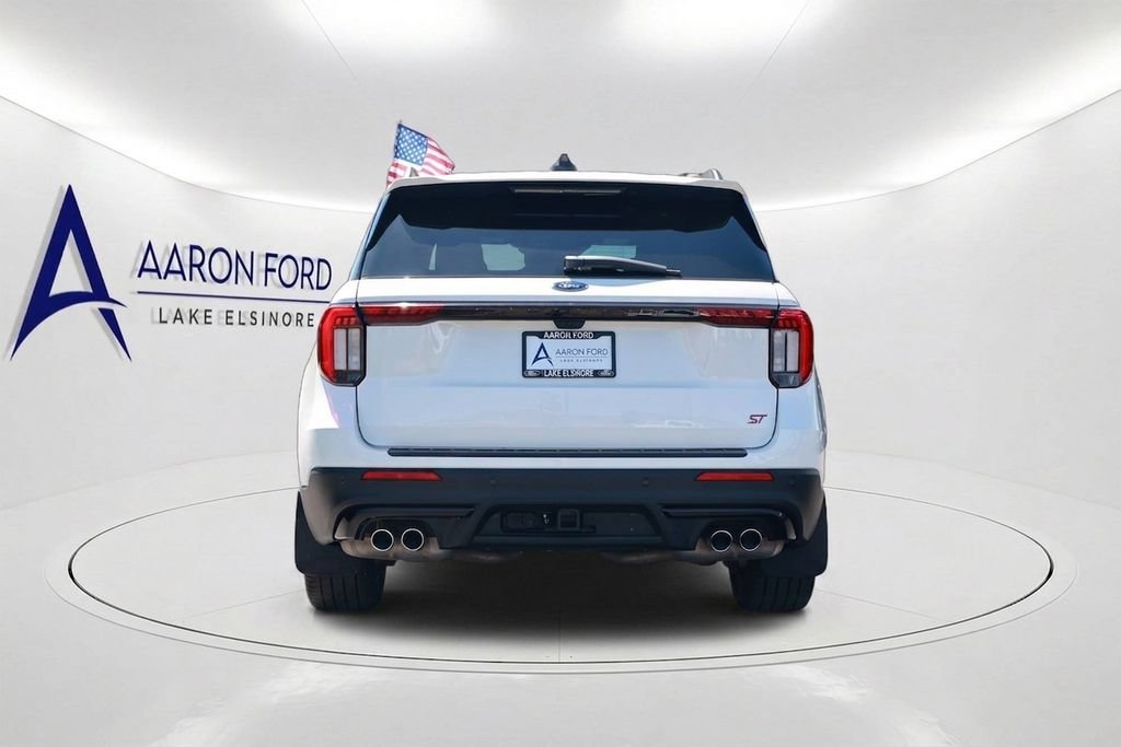 Used 2025 Ford Explorer ST AWD/4WD image 5