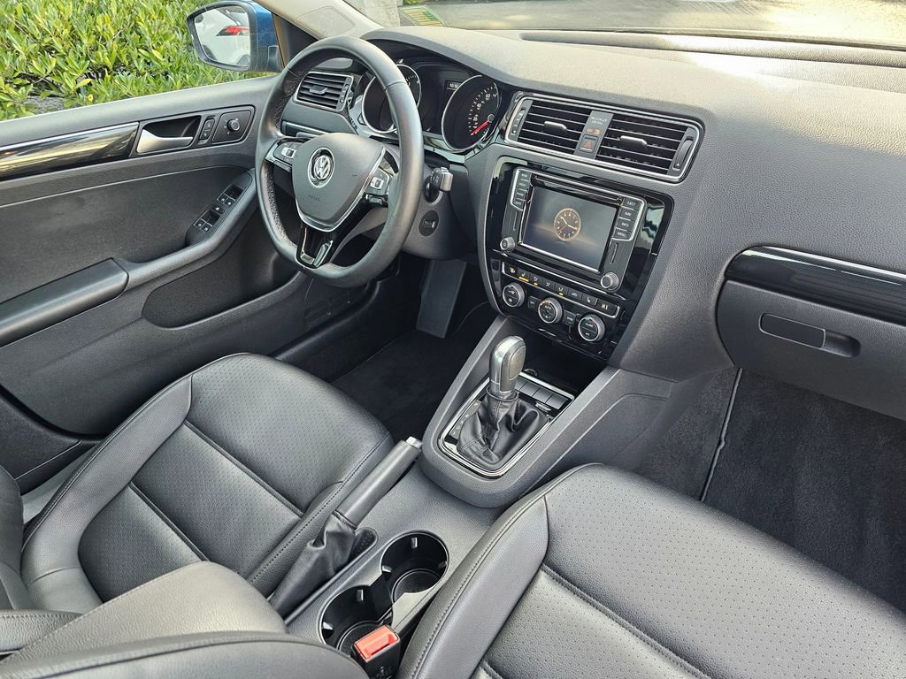 Used 2017 Volkswagen Jetta SEL image 10