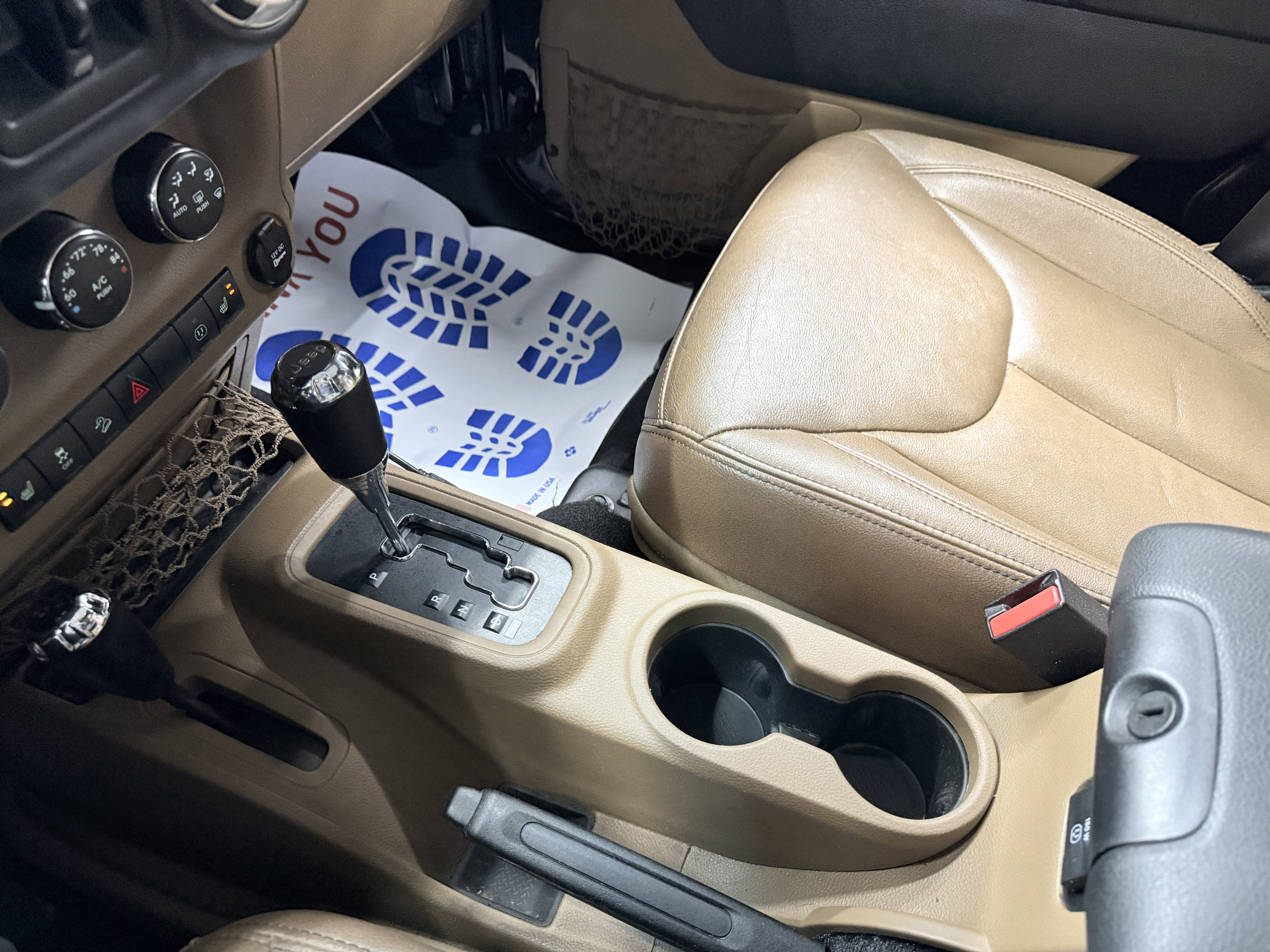 Used 2016 Jeep Wrangler Unlimited Sahara w/ Connectivity Group image 18