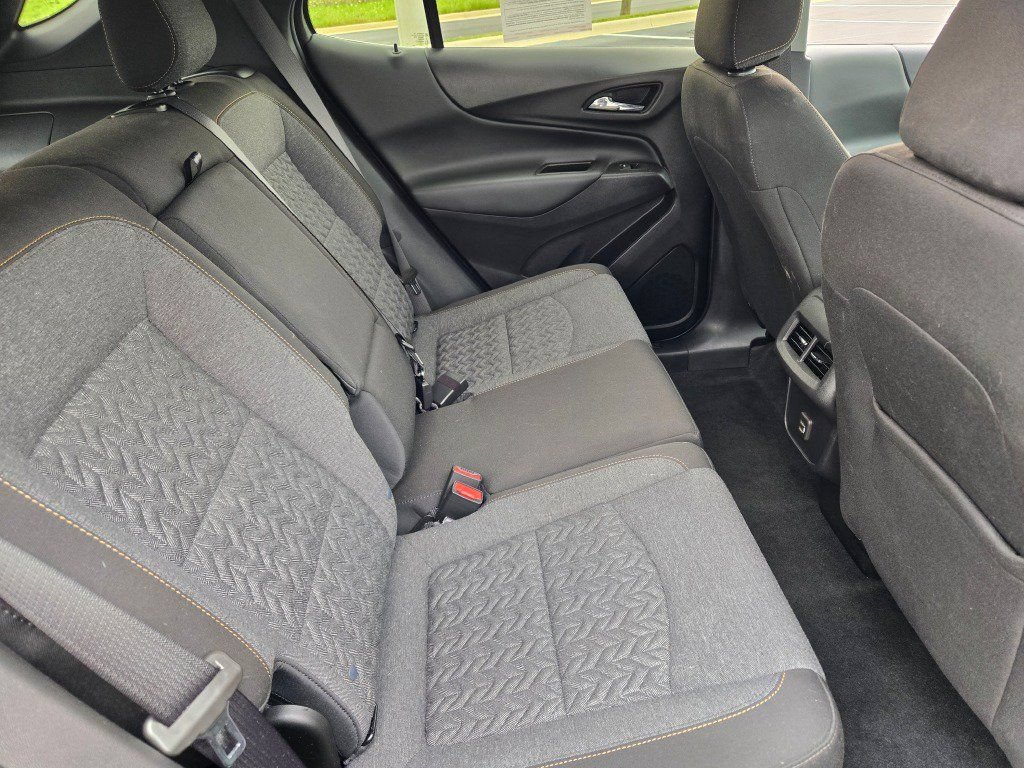 Used 2023 Chevrolet Equinox LT FWD image 9