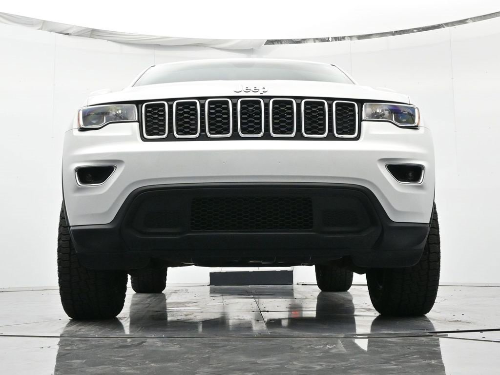 Used 2020 Jeep Grand Cherokee Laredo w/ Laredo X Package image 38