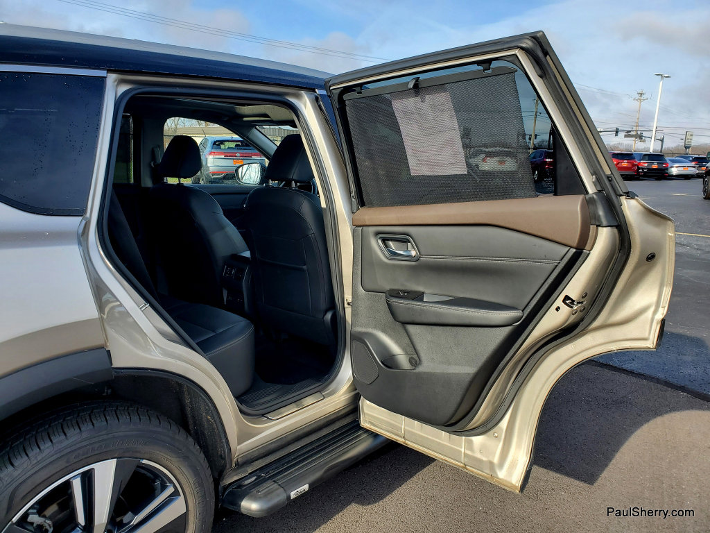 Used 2023 Nissan Rogue SL w/ SL Premium Package image 44