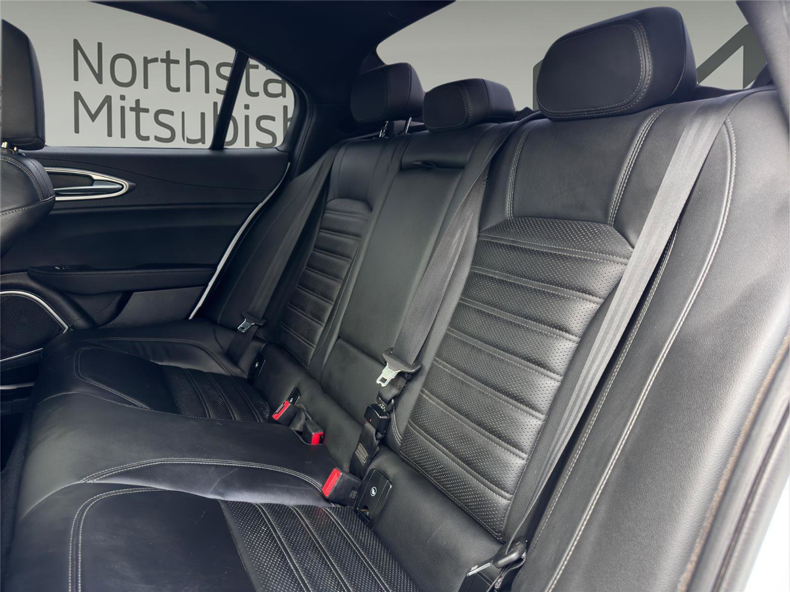 Used 2023 Alfa Romeo Giulia Veloce image 16