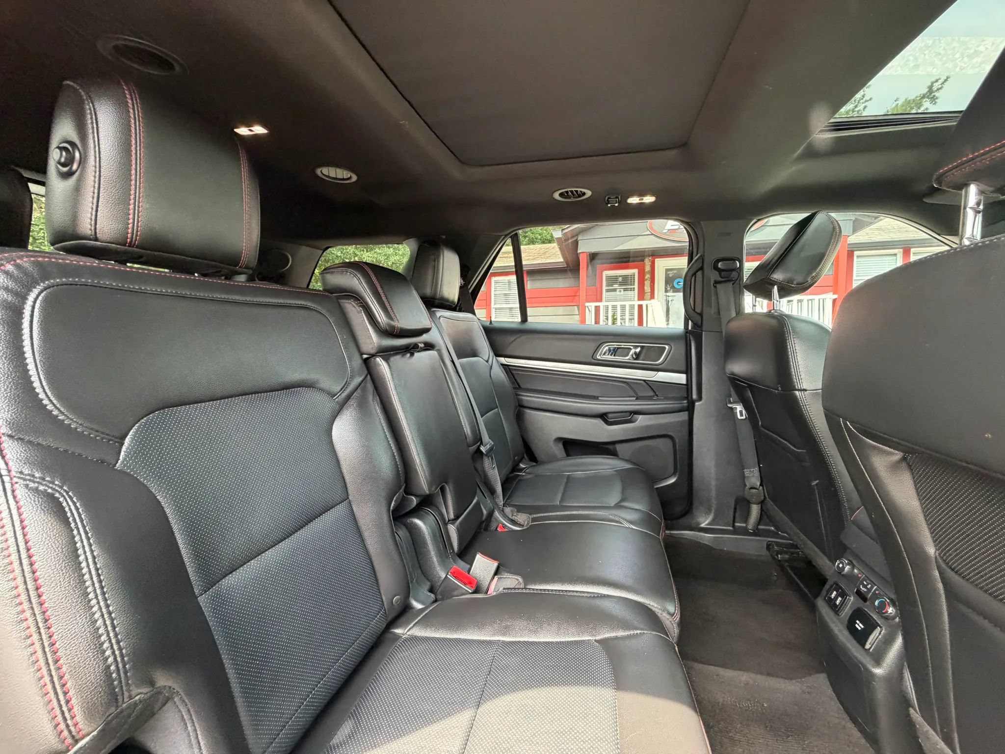 Used 2018 Ford Explorer Sport w/ Equipment Group 401A AWD/4WD image 24