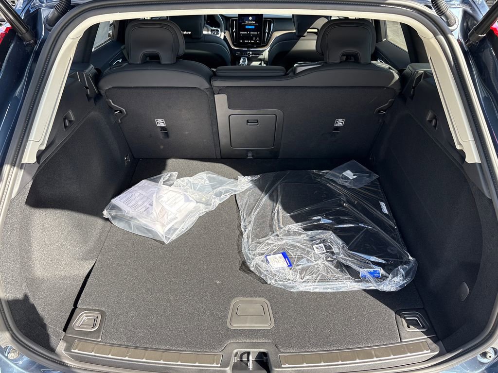 New 2026 Volvo XC60 B5 Plus image 16