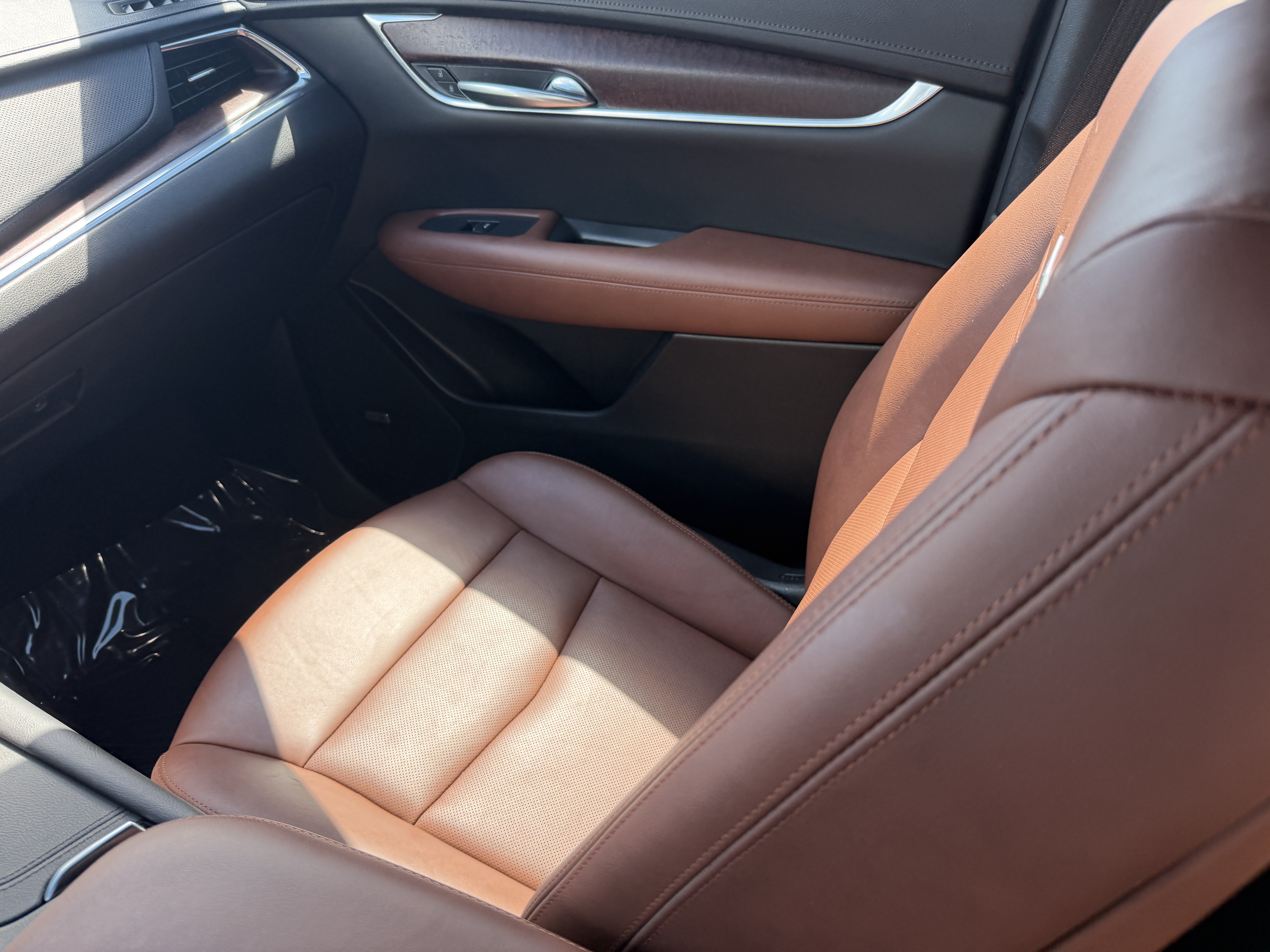 Used 2022 Cadillac XT5 Premium Luxury w/ Technology Package FWD image 13