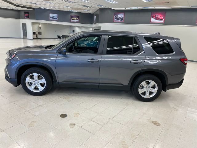 Used 2024 Honda Pilot LX image 5