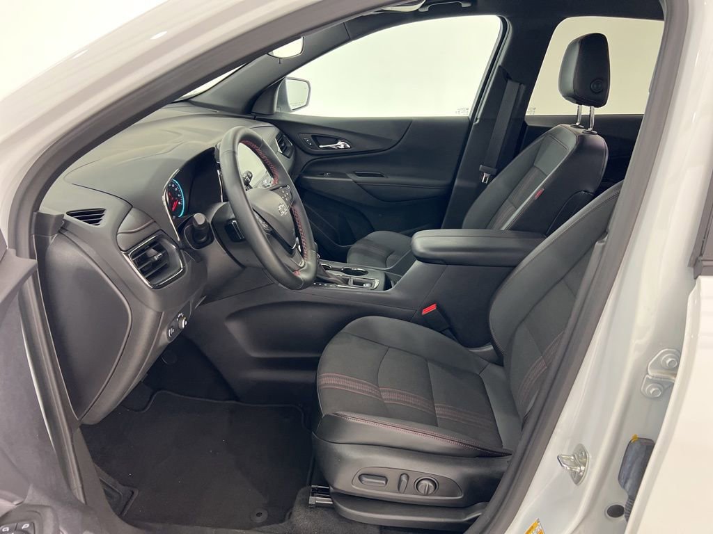 Used 2024 Chevrolet Equinox RS FWD image 17