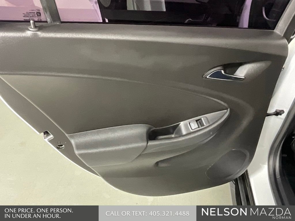 Used 2018 Chevrolet Volt LT w/ Comfort Package FWD image 18