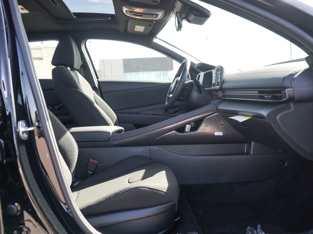 New 2026 Hyundai Elantra SEL Sport Premium image 9