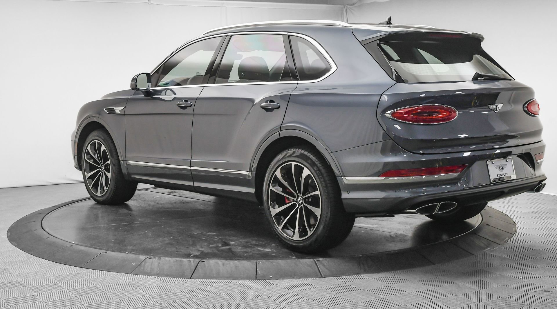 New 2025 Bentley Bentayga image 3