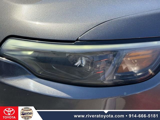 Used 2019 Jeep Cherokee Limited image 9