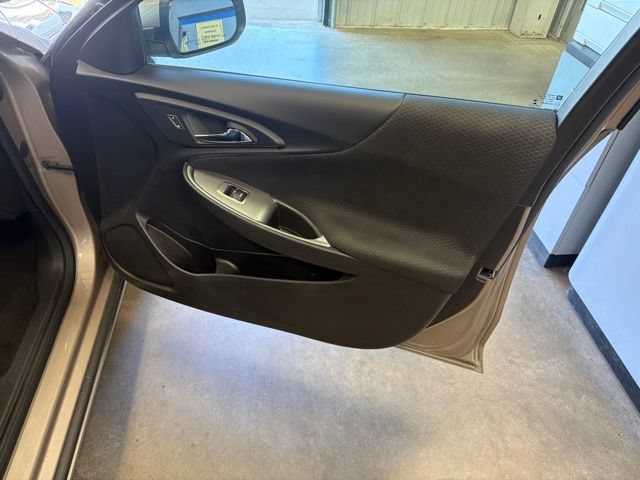 Used 2024 Chevrolet Malibu LT FWD image 24