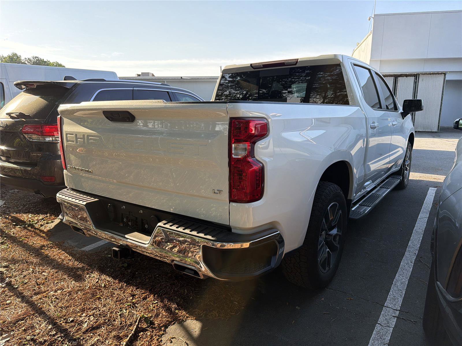 Used 2024 Chevrolet Silverado 1500 LT AWD/4WD image 4