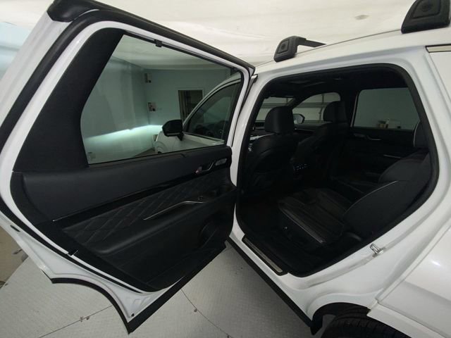 Used 2022 Hyundai Palisade Calligraphy image 23