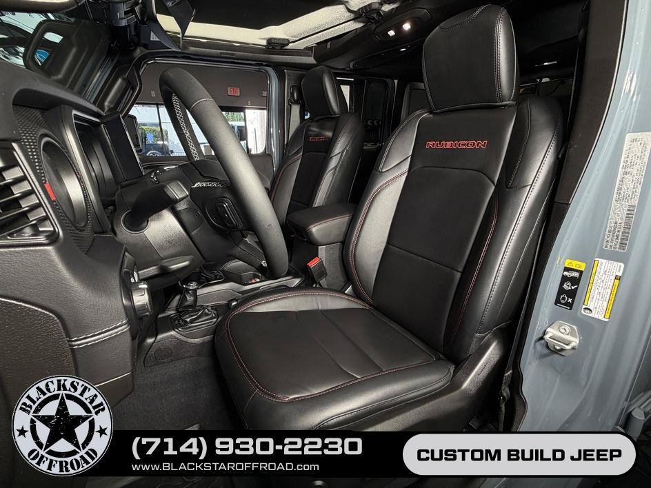 Used 2025 Jeep Wrangler Unlimited Rubicon w/ Safety Group AWD/4WD image 17