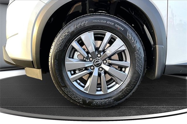 New 2025 Nissan Pathfinder SV image 12