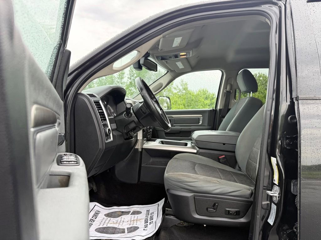 Used 2017 RAM 3500 Big Horn w/ Sport Appearance Group AWD/4WD image 18
