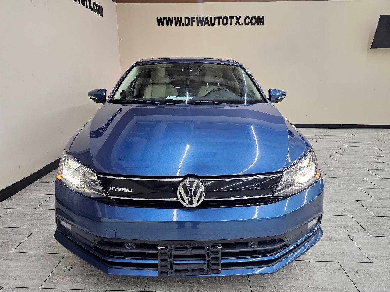 Used 2015 Volkswagen Jetta SEL Premium FWD image 3