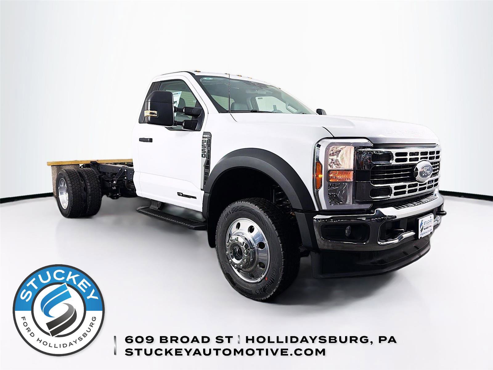 New 2026 Ford F550 4x4 Regular Cab Super Duty w/ XLT Value Package image 1