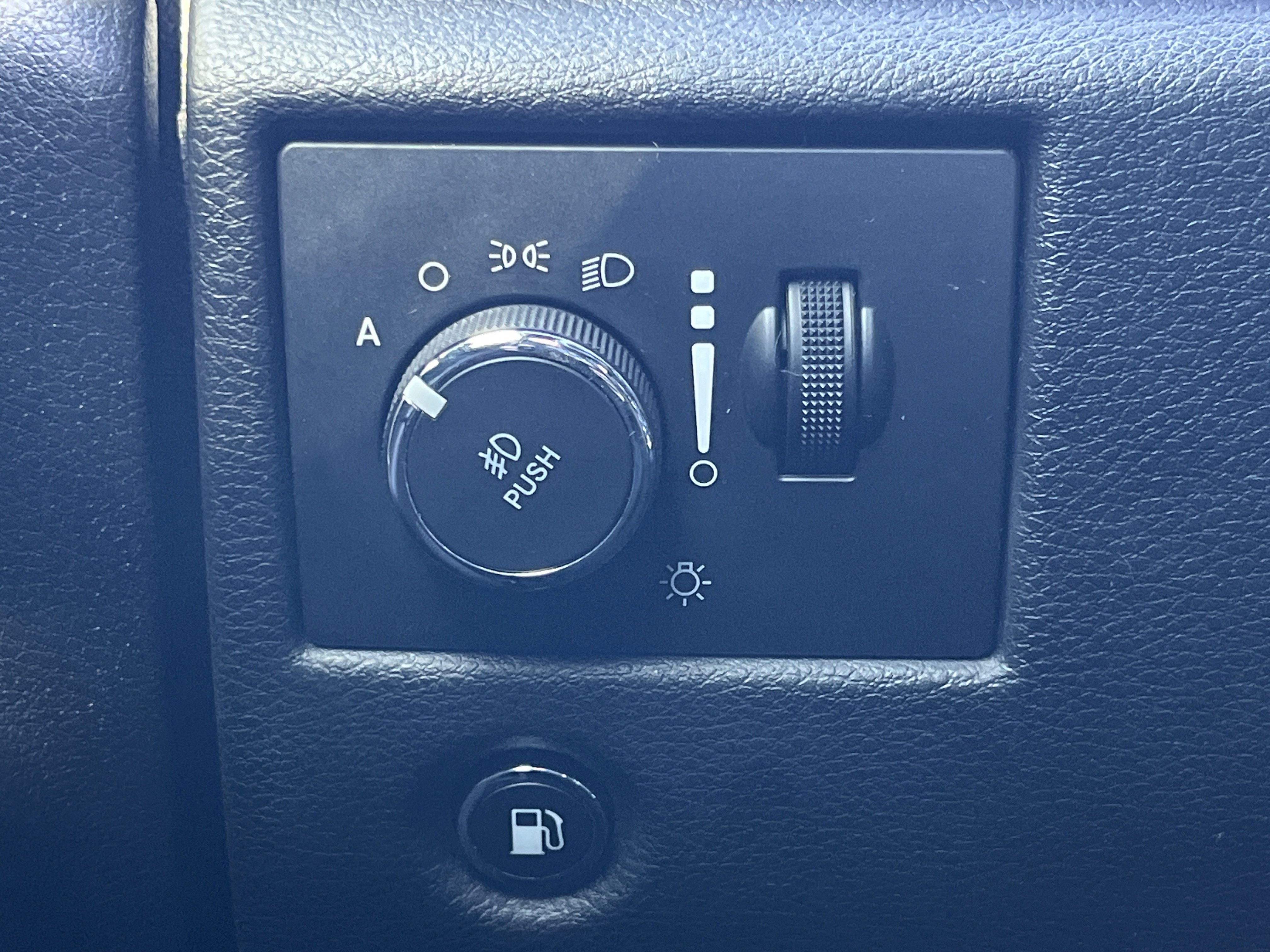 Used 2021 Jeep Grand Cherokee Freedom Edition image 12