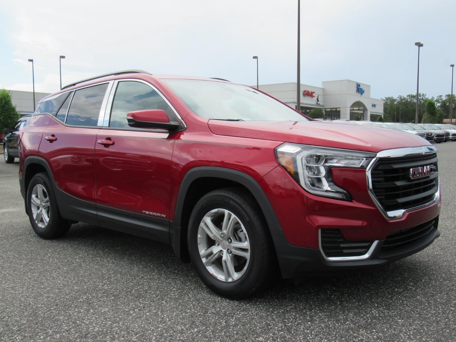 Used 2024 GMC Terrain SLE w/ Driver Convenience Package