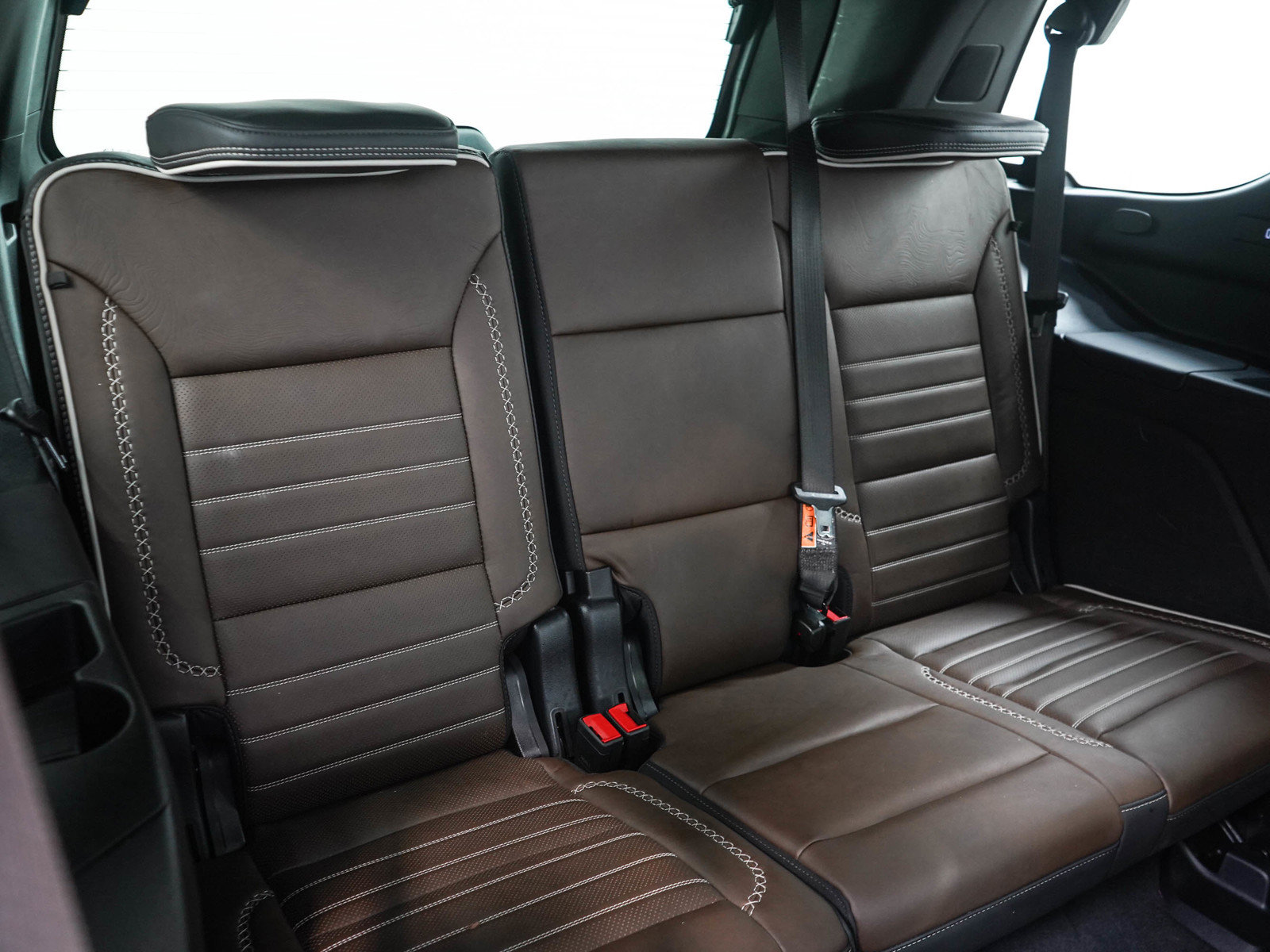 Used 2025 GMC Yukon Denali Ultimate AWD/4WD image 15