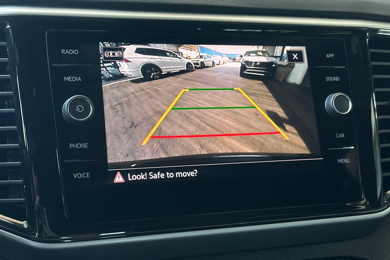 Used 2023 Volkswagen Atlas Cross Sport SE FWD image 19