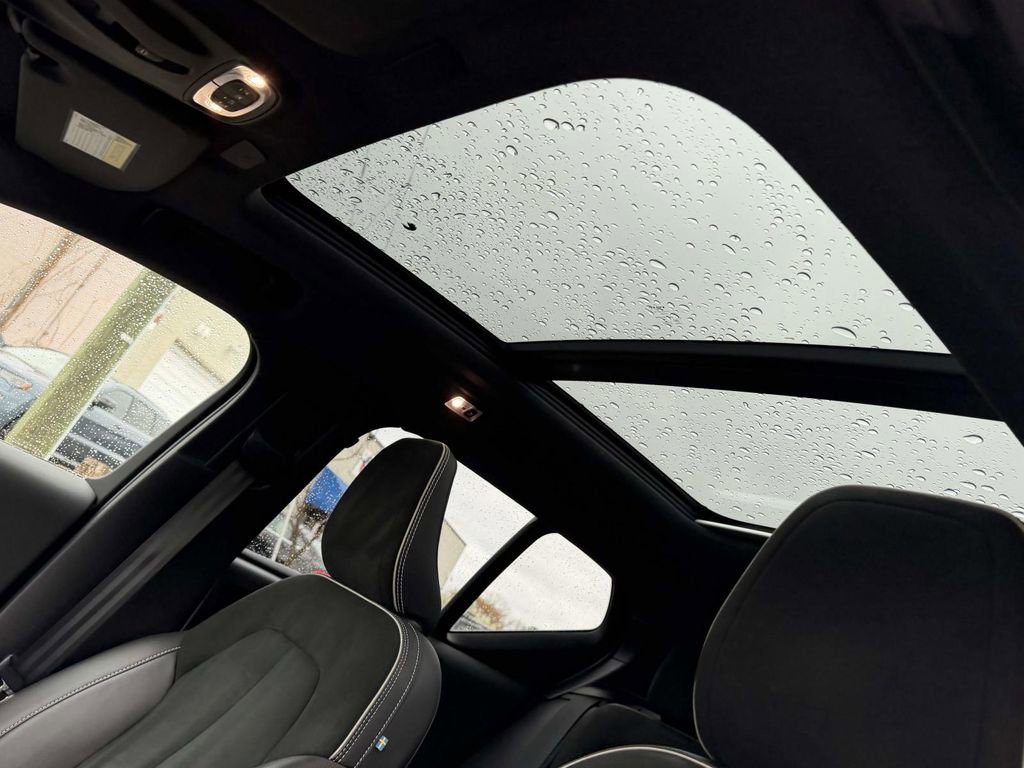 Used 2021 Volvo XC40 T5 R-Design w/ Advanced Package image 19