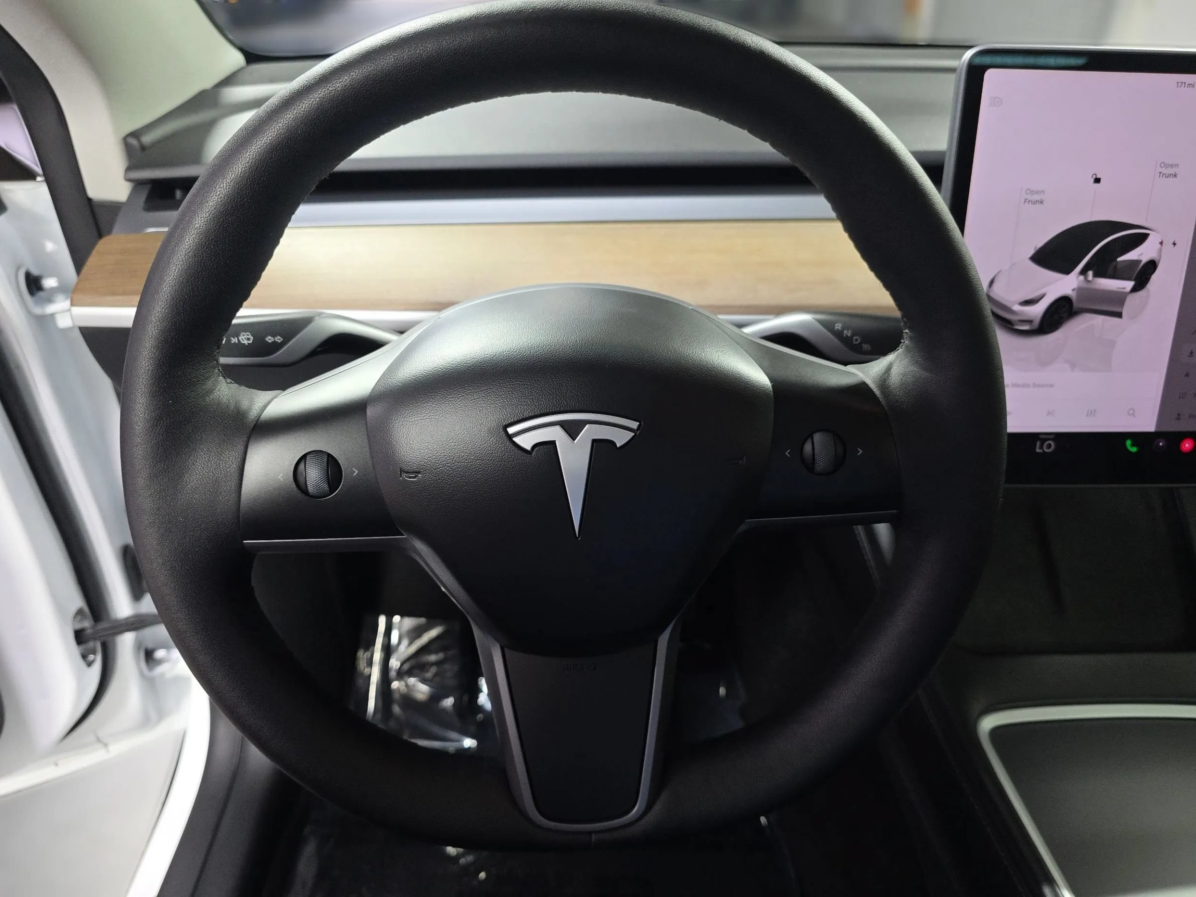 Used 2023 Tesla Model Y Long Range AWD/4WD image 30