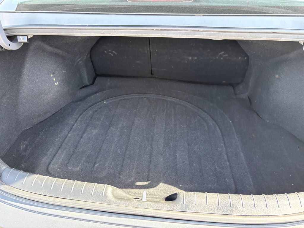 Used 2024 Hyundai Elantra Limited FWD image 25