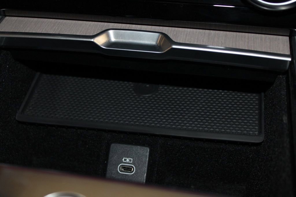 Certified 2023 Land Rover Range Rover SE image 30