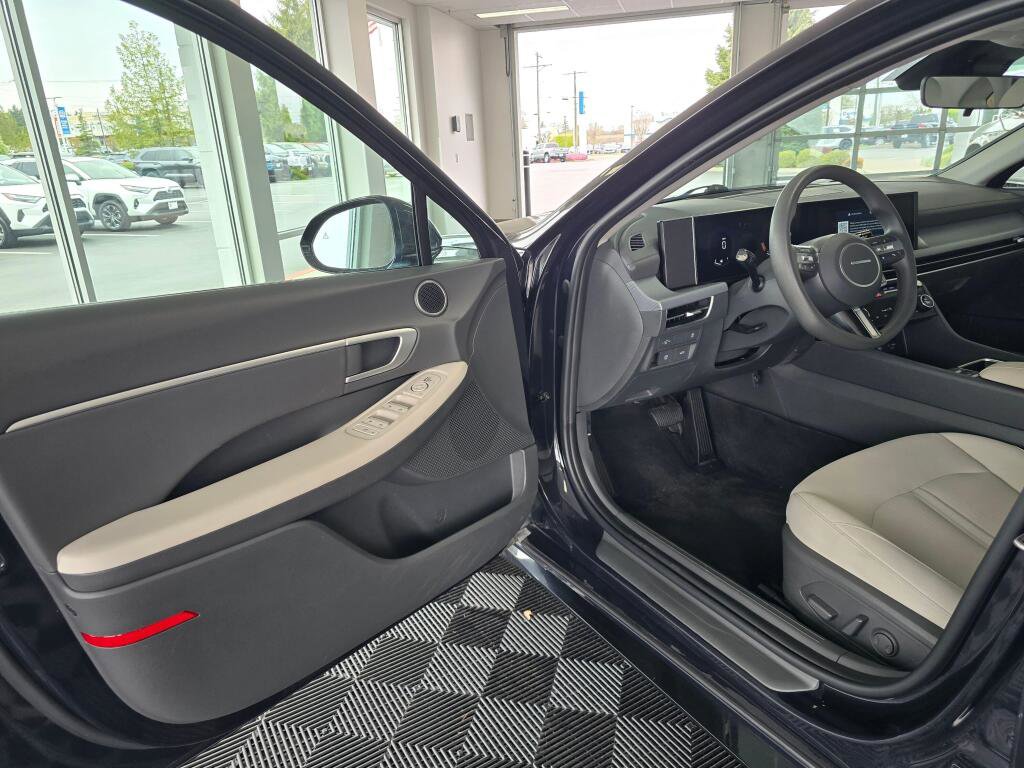 Used 2024 Hyundai Sonata SEL FWD image 16
