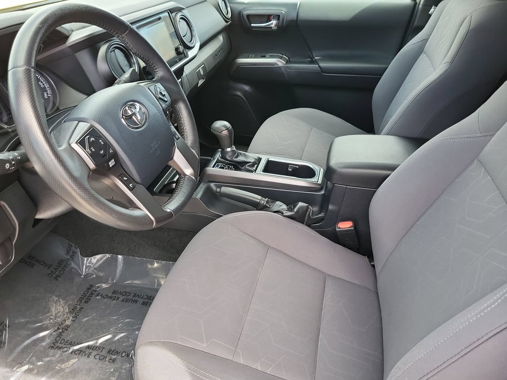 Used 2019 Toyota Tacoma TRD Off-Road w/ Technology Package AWD/4WD image 11