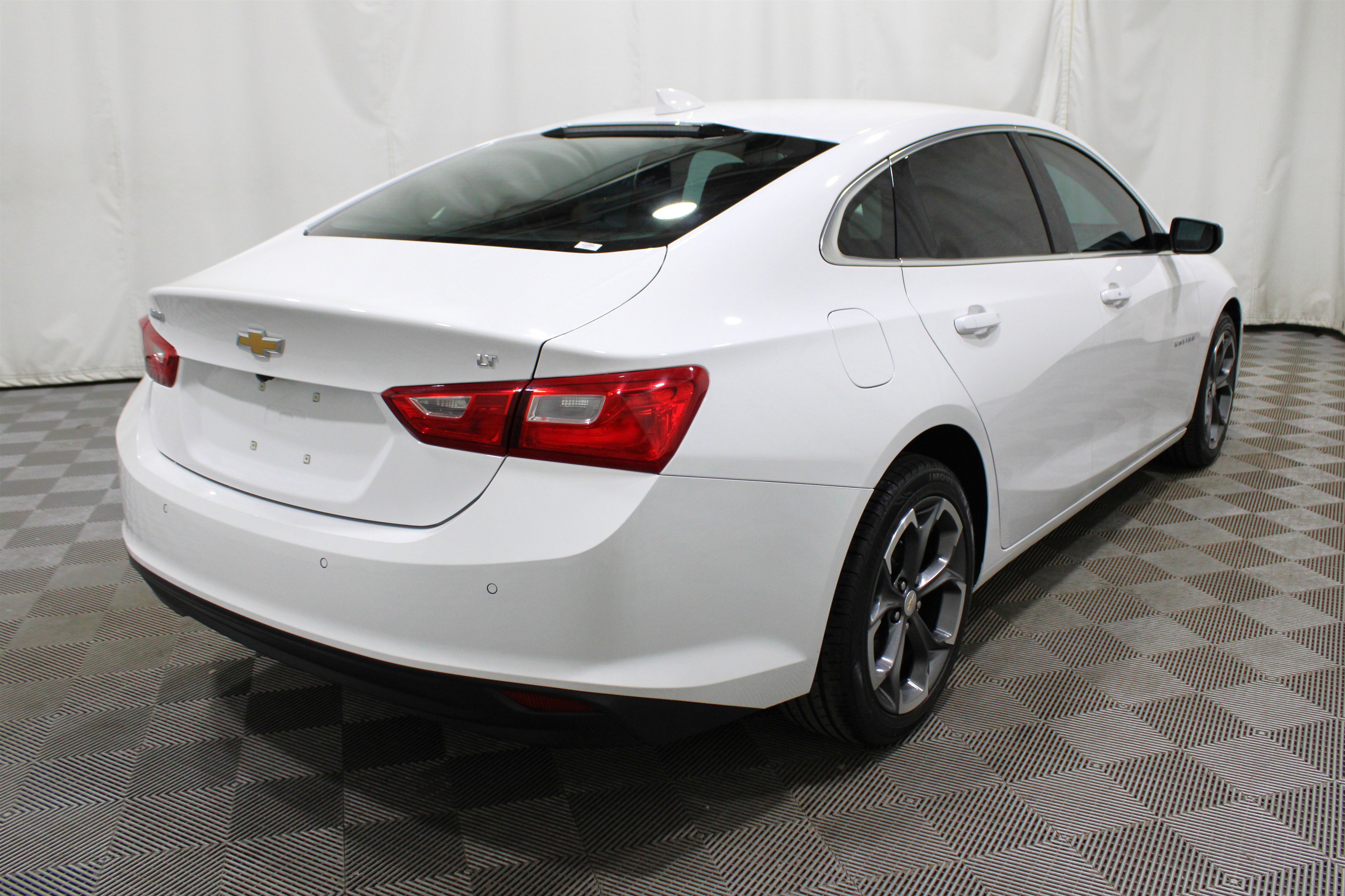 Used 2024 Chevrolet Malibu LT image 32