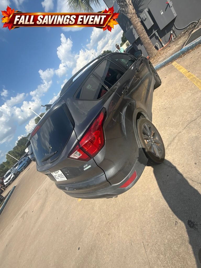 Used 2019 Ford Escape SE FWD image 4