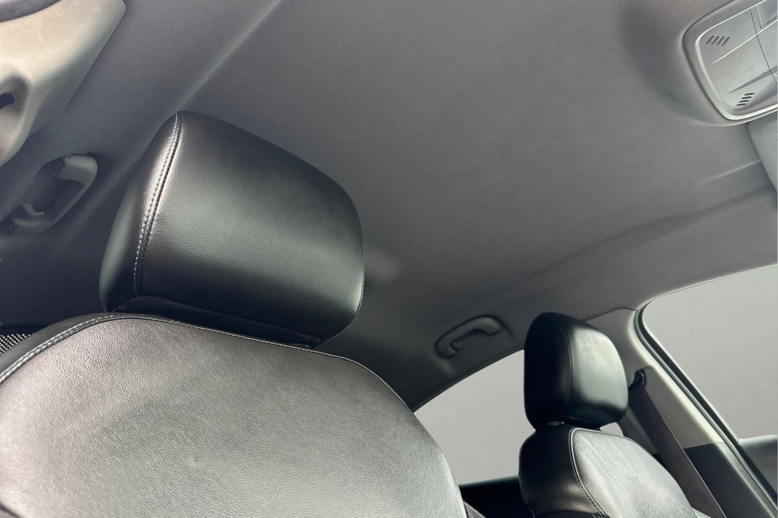 Used 2017 Chevrolet Volt Premier w/ Driver Confidence II Package image 21