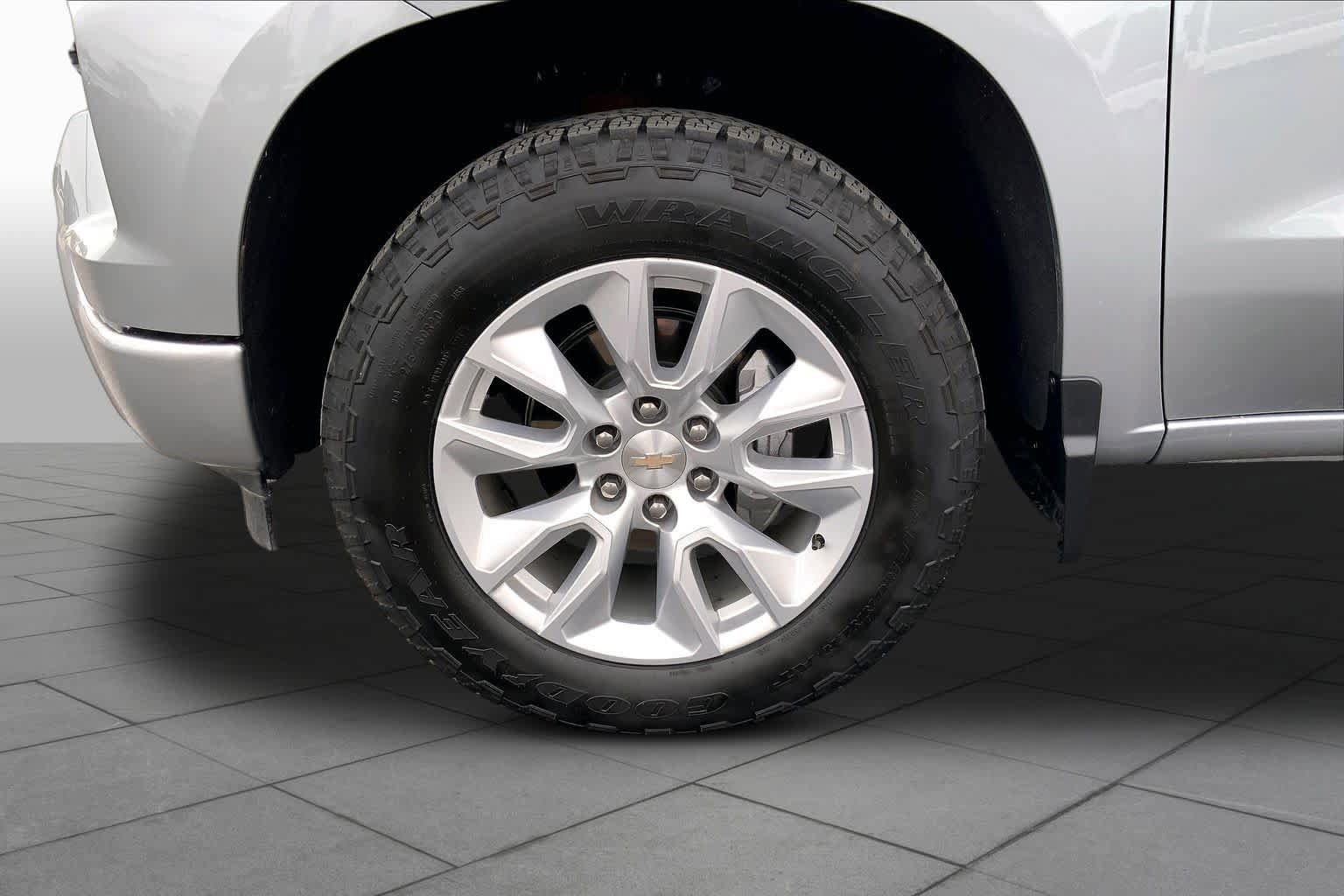Used 2024 Chevrolet Silverado 1500 Custom AWD/4WD image 11