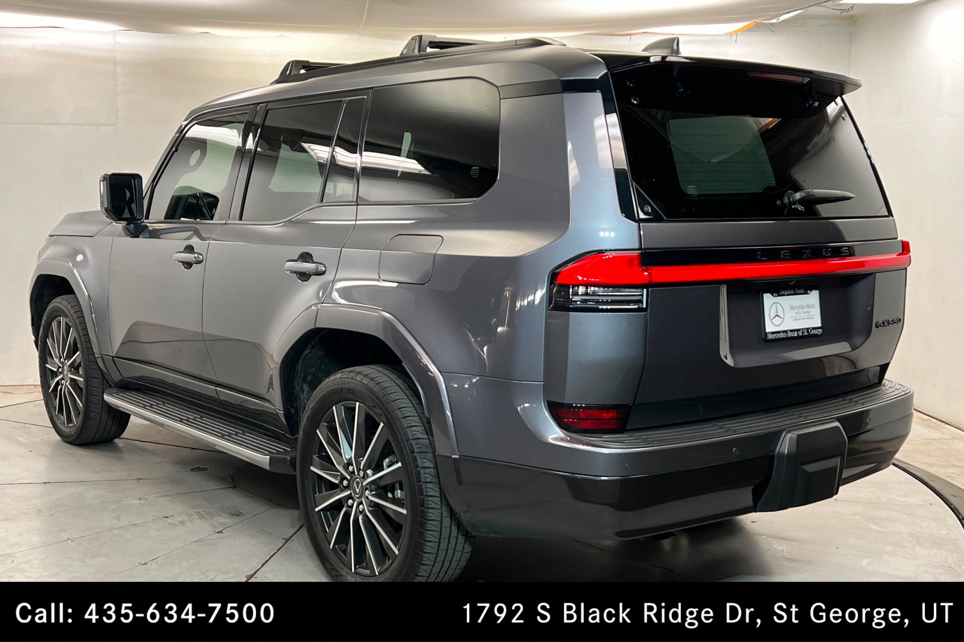 Used 2024 Lexus GX 550 w/ Accessory Package (Z1) AWD/4WD image 3